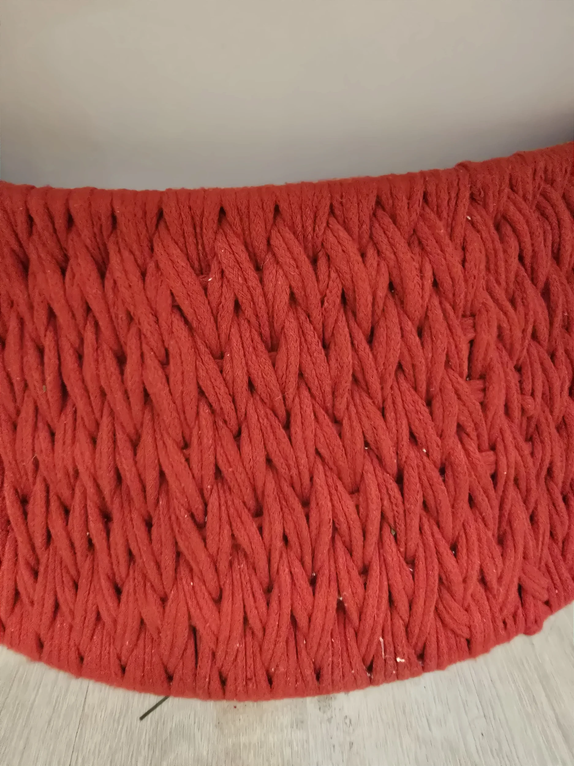 Saia Rígida para Árvore de Natal vermelha 67cm