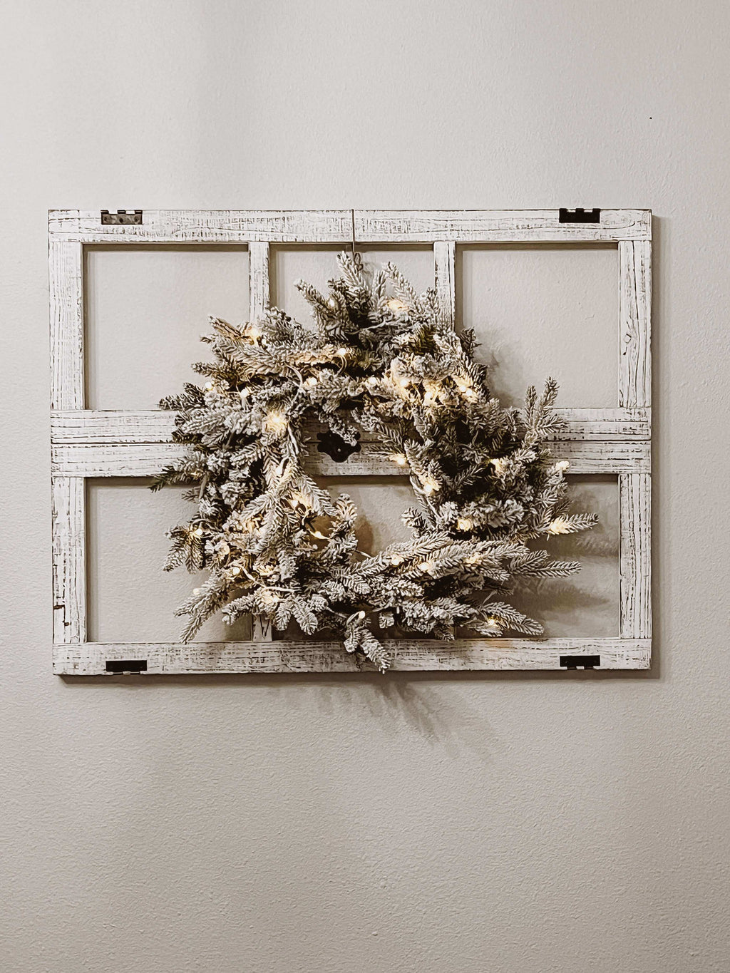 Guirlanda Queen Flock® de 24" com luzes LED brancas quentes (alimentada por bateria)