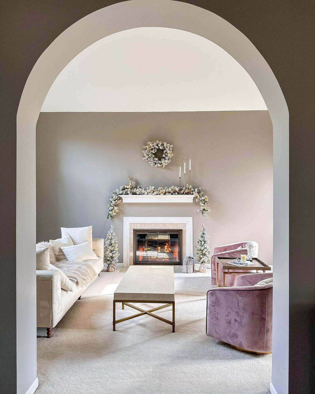 Conjunto de 4 peças da coleção King Flock® com luzes LED brancas quentes (funcionamento por tomada ou bateria)