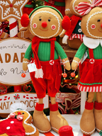 Boneco menino vermelho e verde 61cm