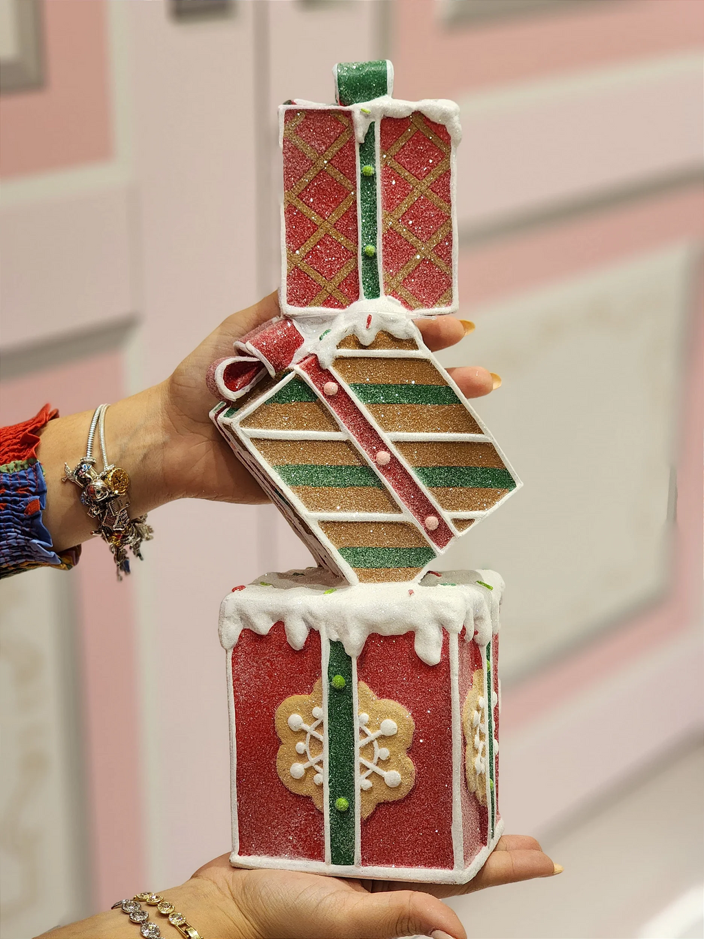 Torre de presentes em resina 36cm