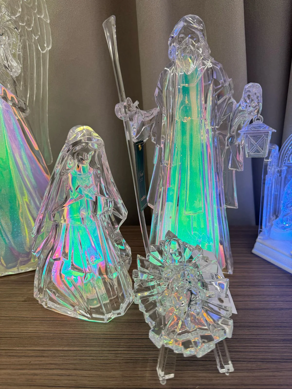 Sagrada Família em Acrílico com Led Furta Cor 33cm