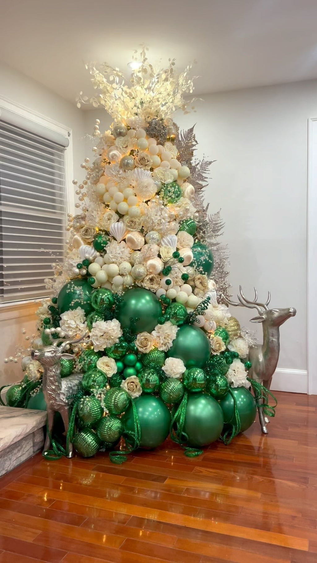 Árvore Elegance Verde & Neve Dourada 2,00m