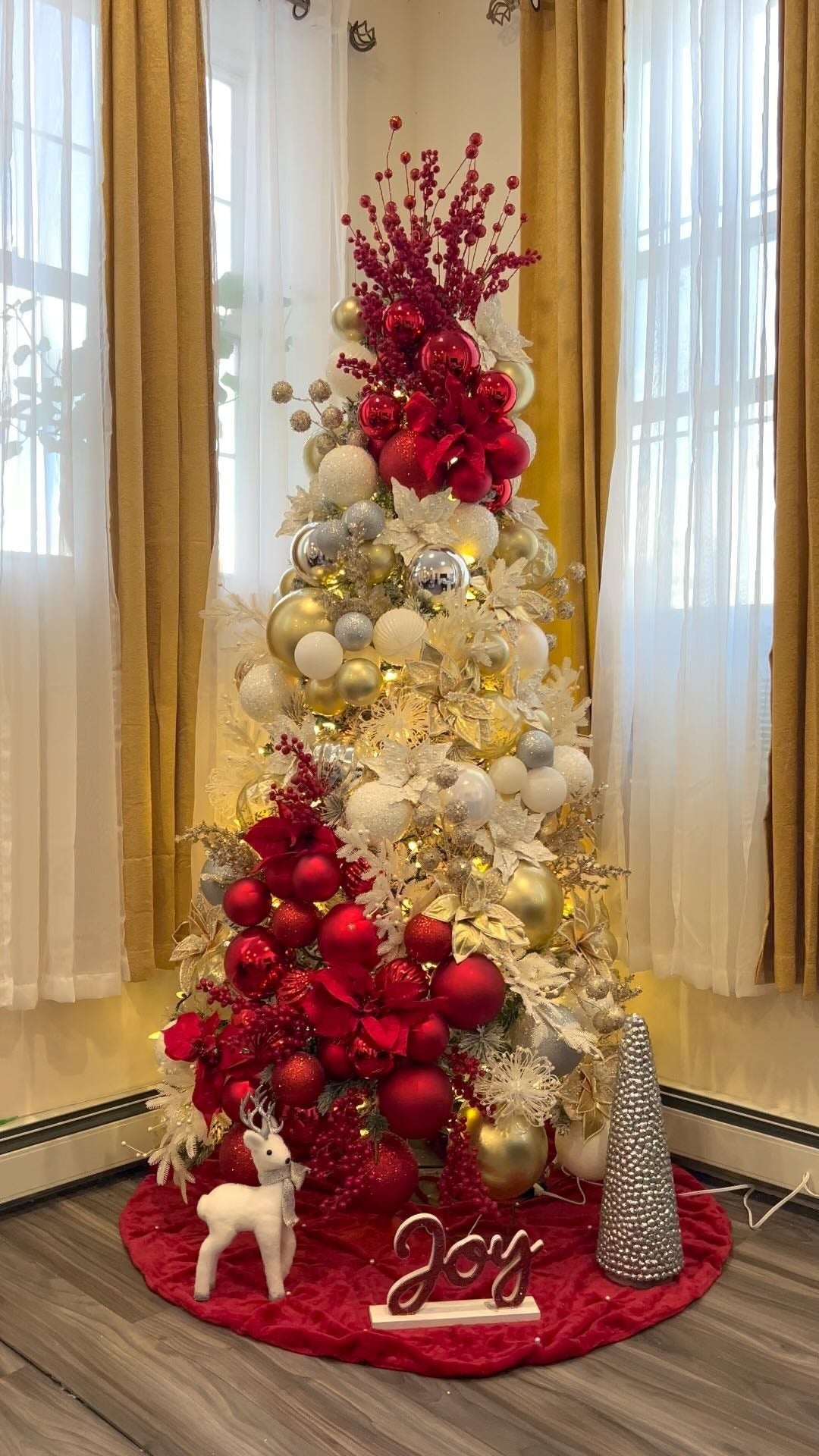 Árvore Joy Vermelho & Dourado Neve 1,50m